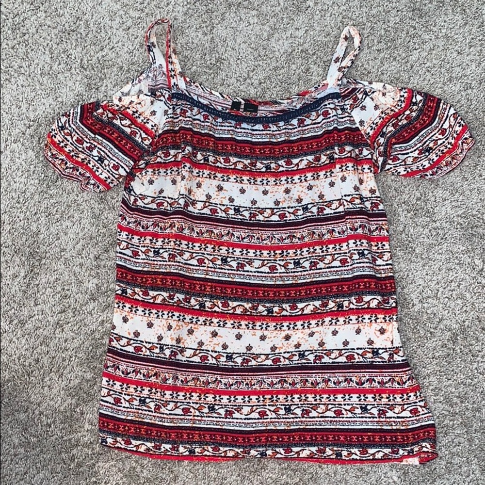 Patterned Cap Sleeved Flowy Shirt